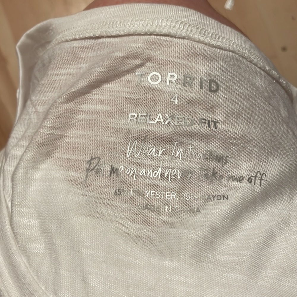 Torrid “DON’T DOUBT IT” relaxed tee, BNWT - Picture 4 of 7